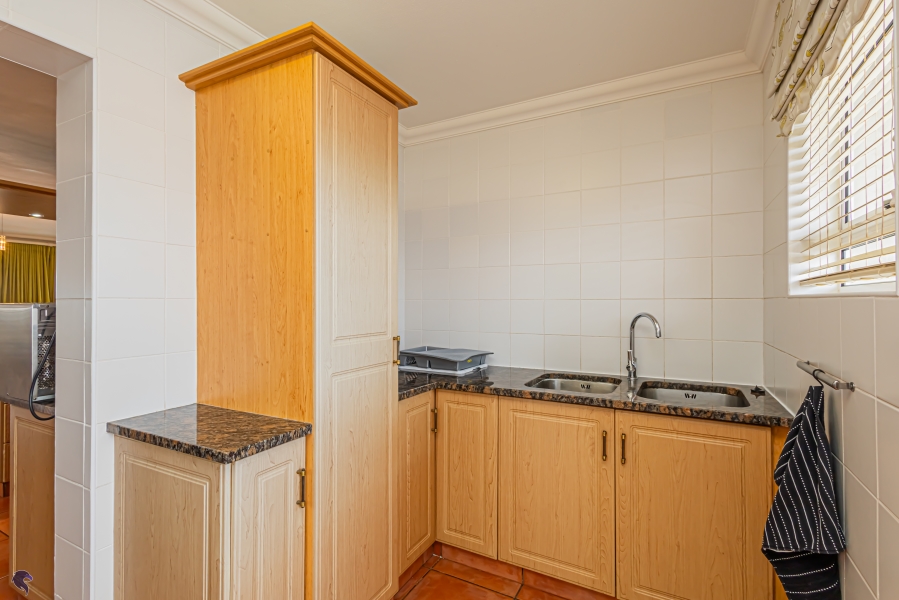 5 Bedroom Property for Sale in Waterfront Western Cape